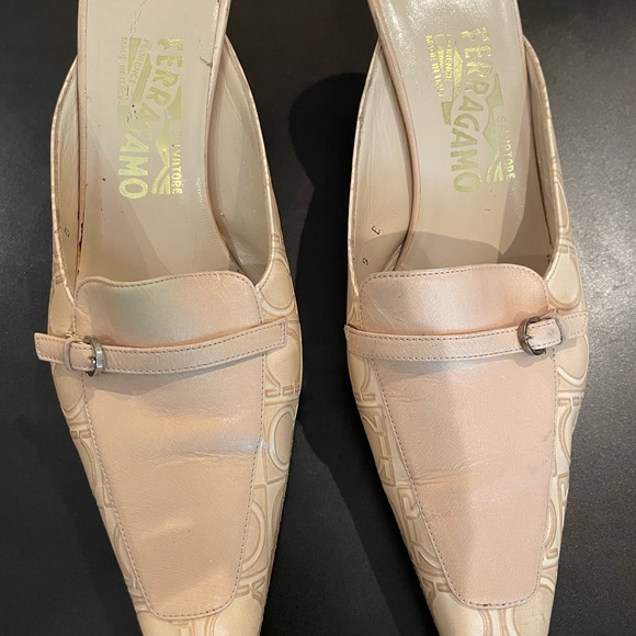 Salvatore Ferragamo Low Heel Logo closed toe beige mules.  Size 9B. - Picture 4 of 10